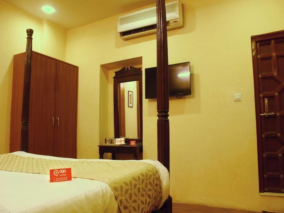 אודייפור Oyo 1159 Hotel Chandra Prakash מראה חיצוני תמונה