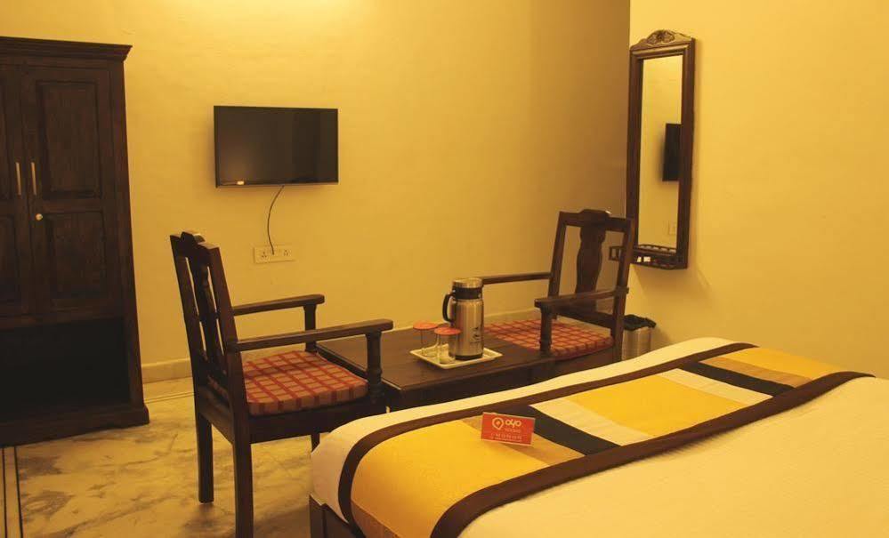 אודייפור Oyo 1159 Hotel Chandra Prakash מראה חיצוני תמונה