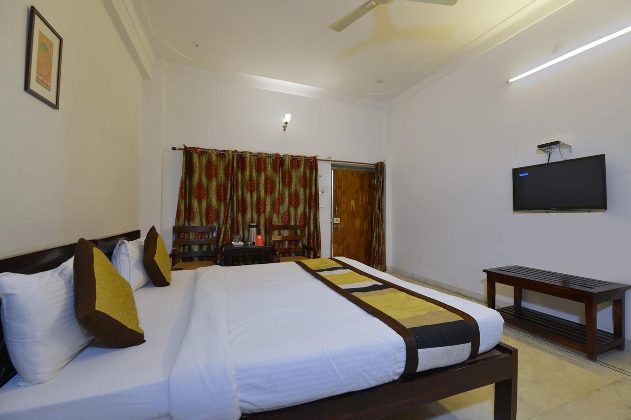 אודייפור Oyo 1159 Hotel Chandra Prakash מראה חיצוני תמונה